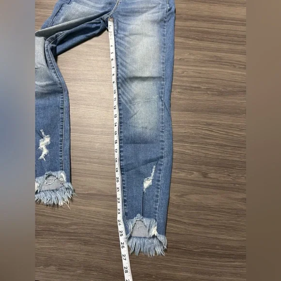KanCan Distressed Skinny Jeans Size 0 / 23 - Picture 3 of 8